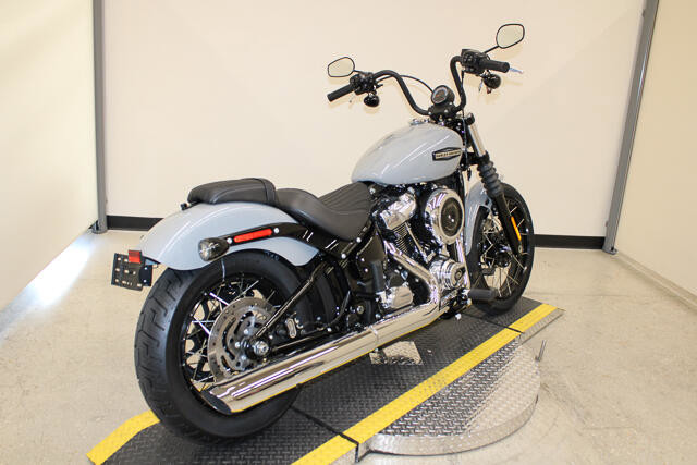Street Bob®
