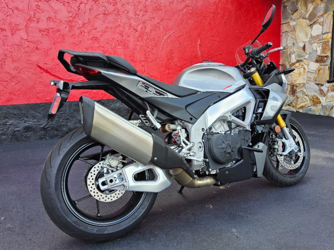 Tuono V4 1100