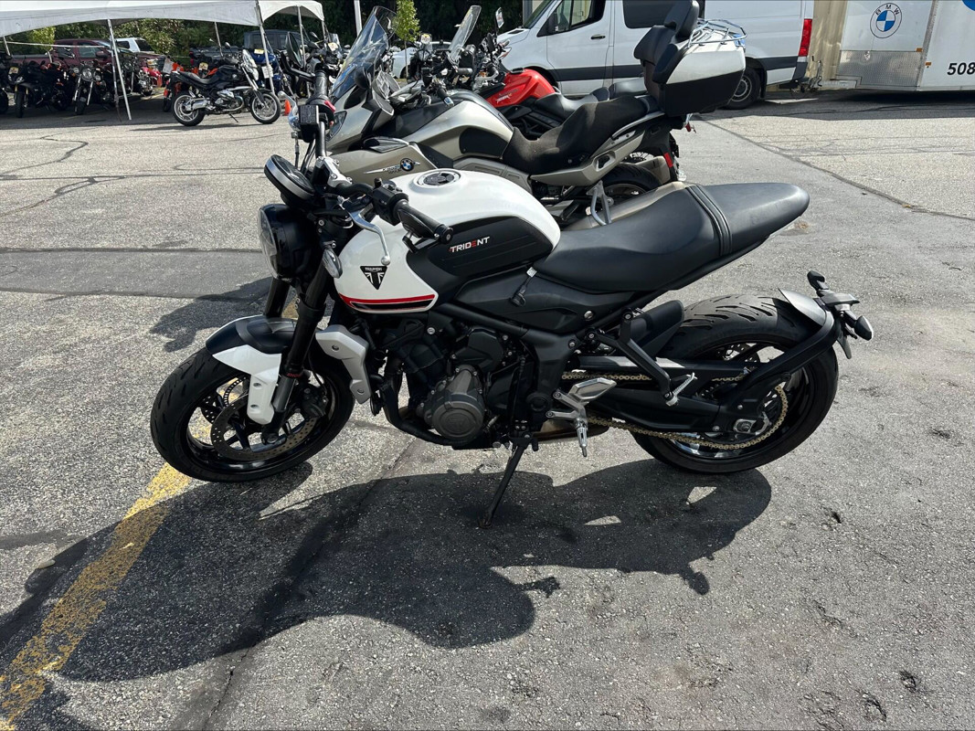 Trident 660