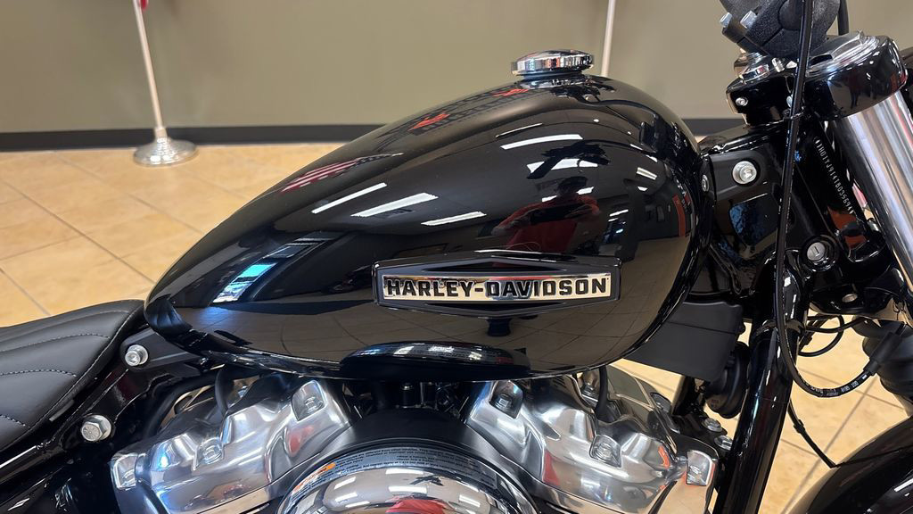 Street Bob®