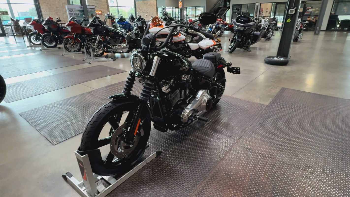 Street Bob®