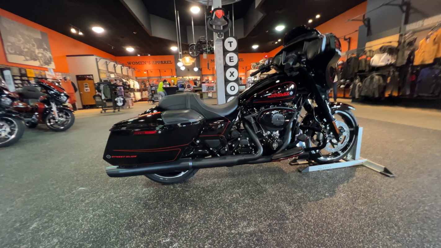 Street Glide®