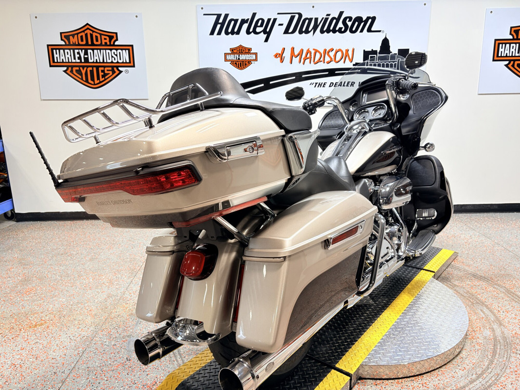 Road Glide® Ultra