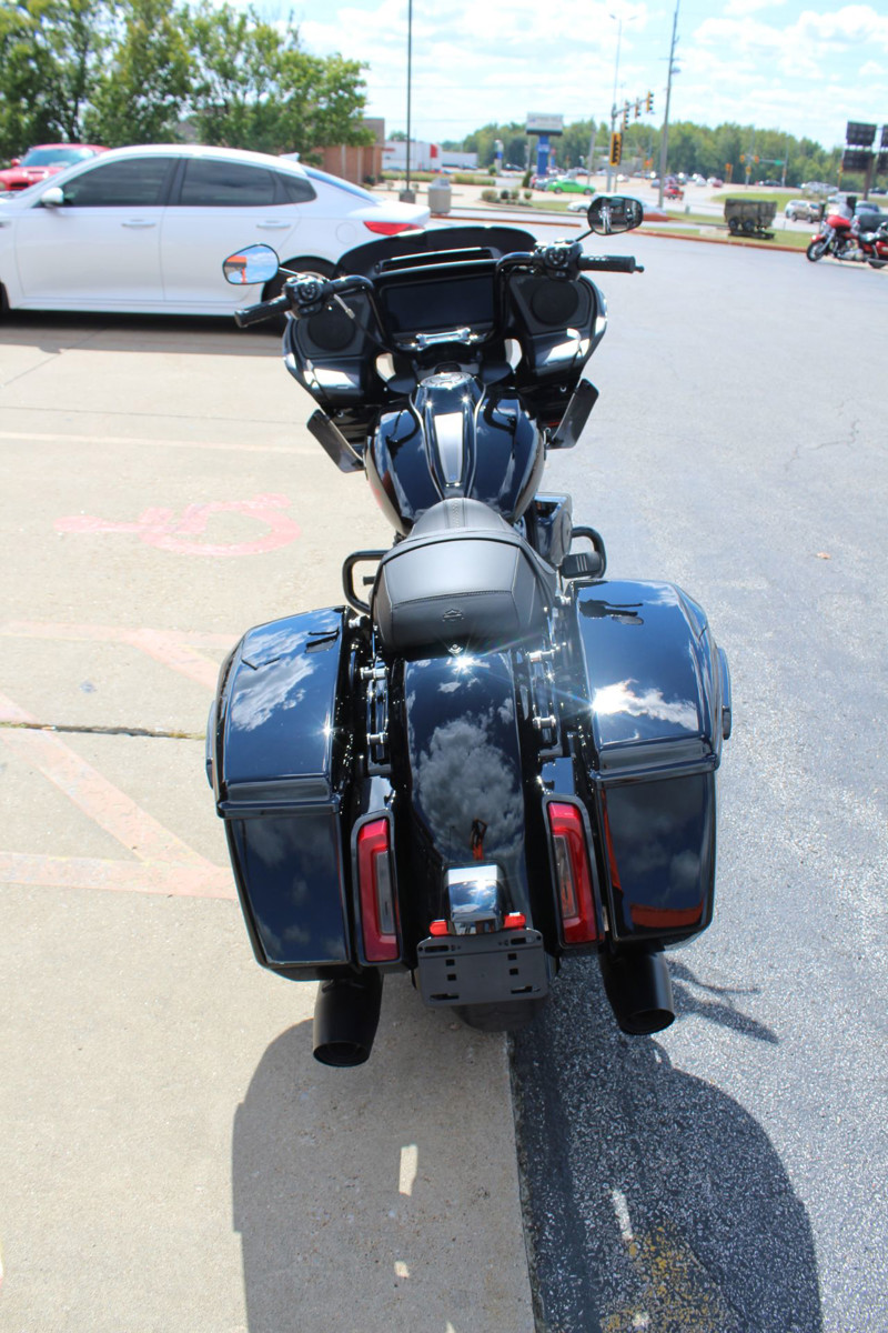 Road Glide®