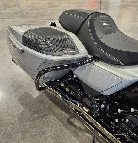 CVO® Road Glide®