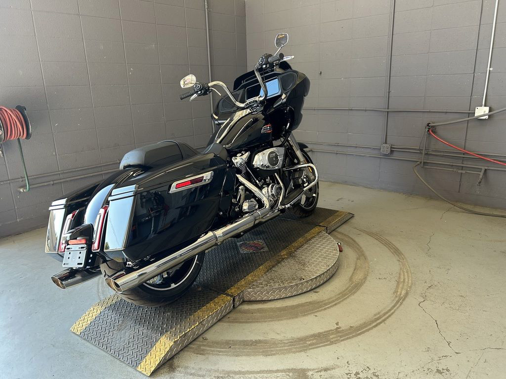 Road Glide®