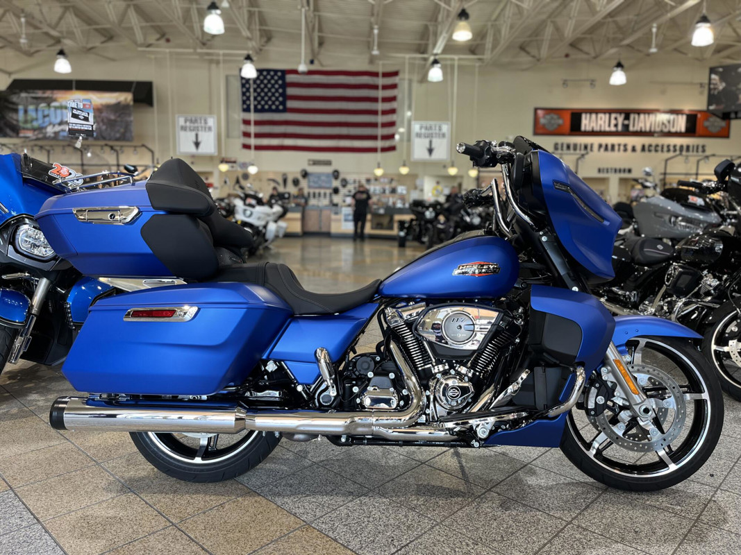 Street Glide®