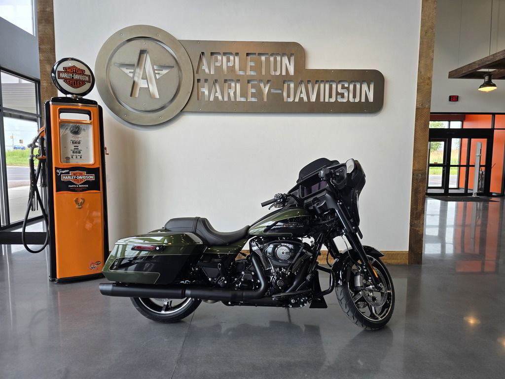 Street Glide®