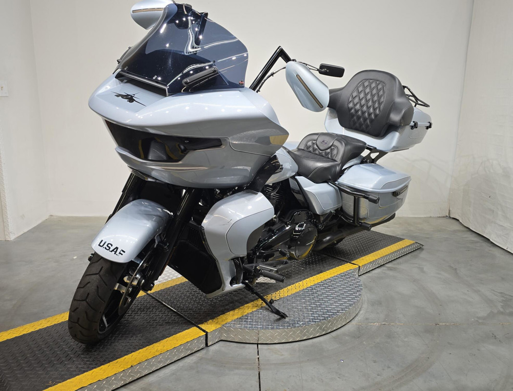 Road Glide®