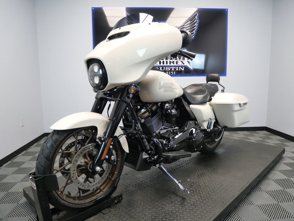 Street Glide® ST