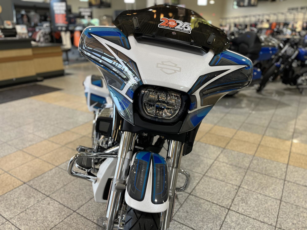 Street Glide®