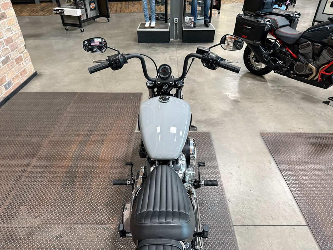 Street Bob®
