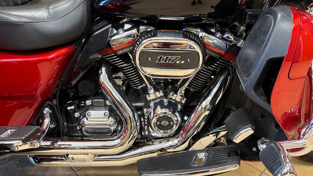 CVO® Tri Glide® Ultra