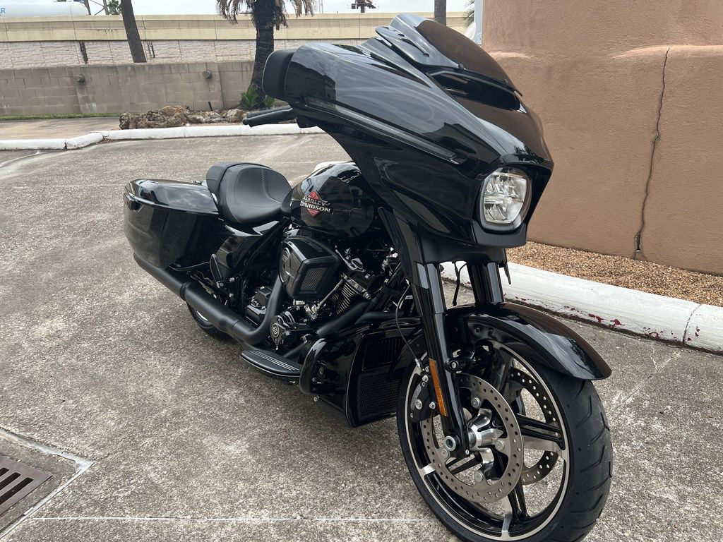Street Glide®