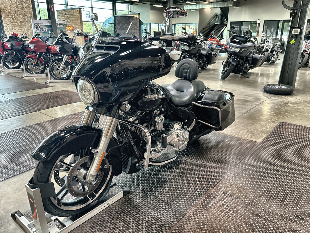 Street Glide® Special