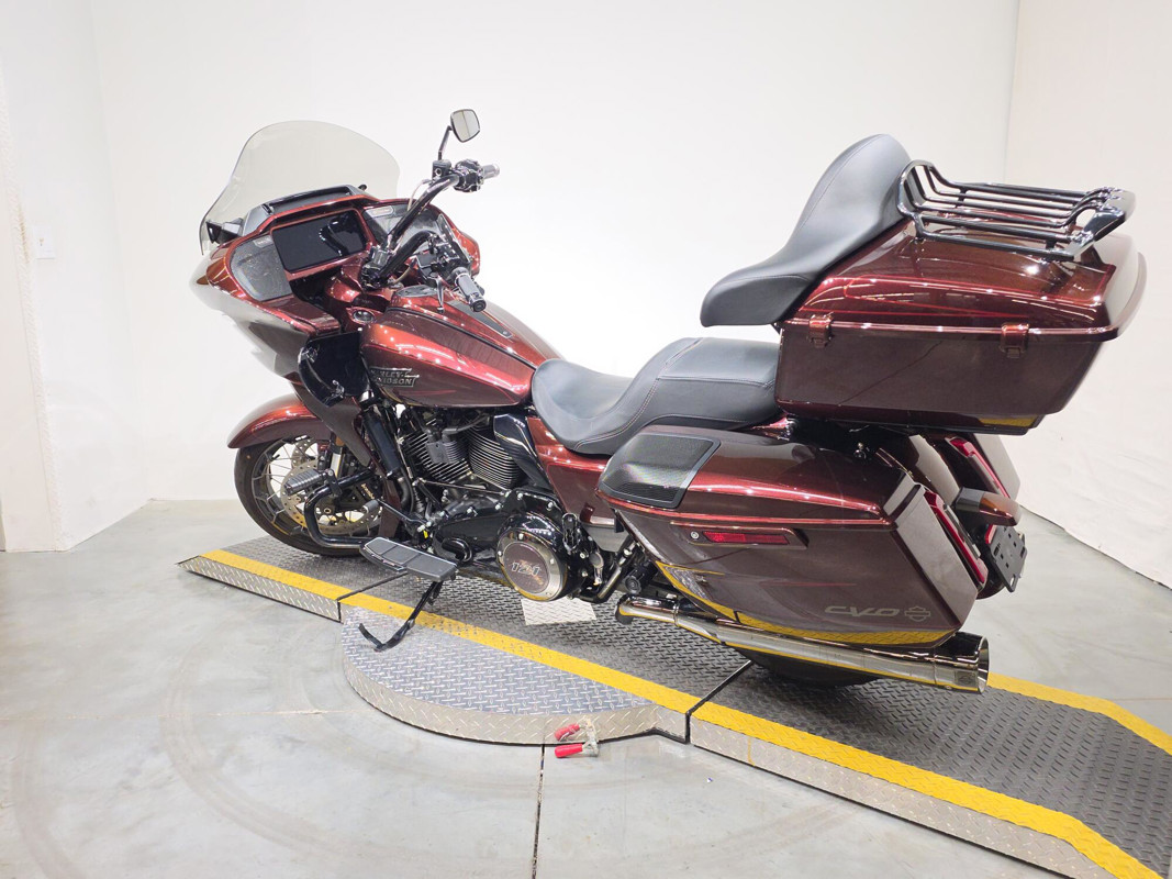 CVO® Road Glide®