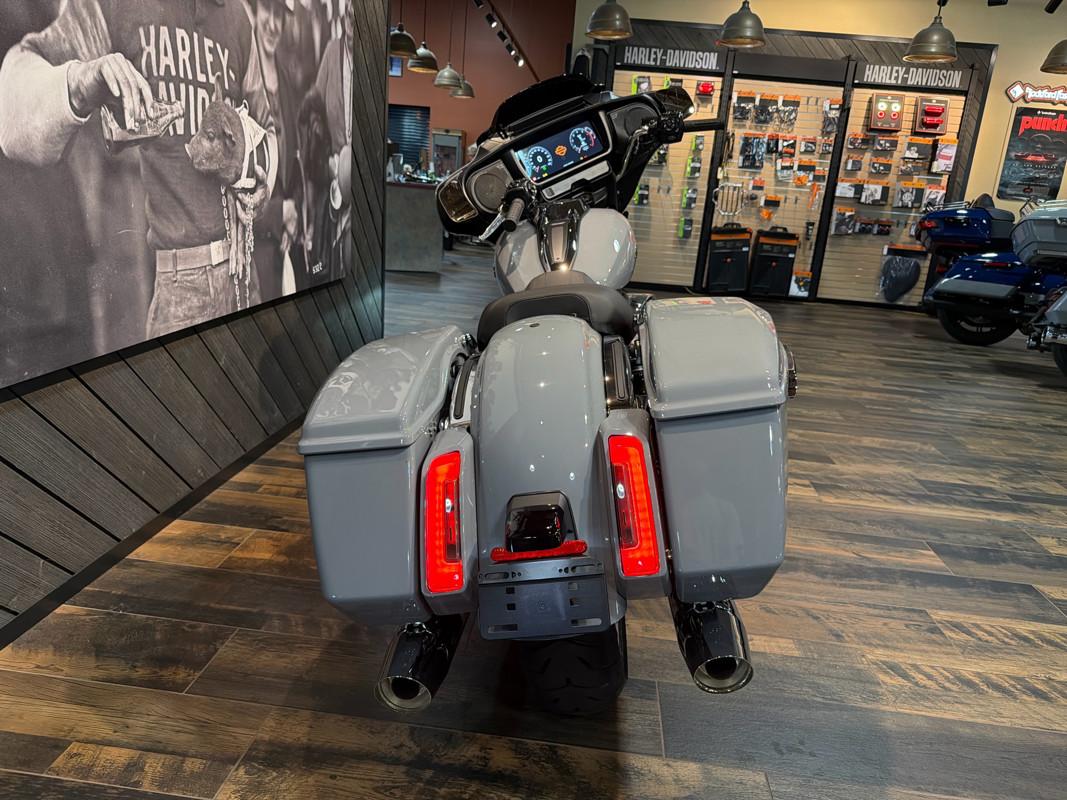 Street Glide®