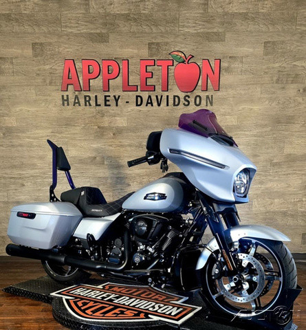 Street Glide®