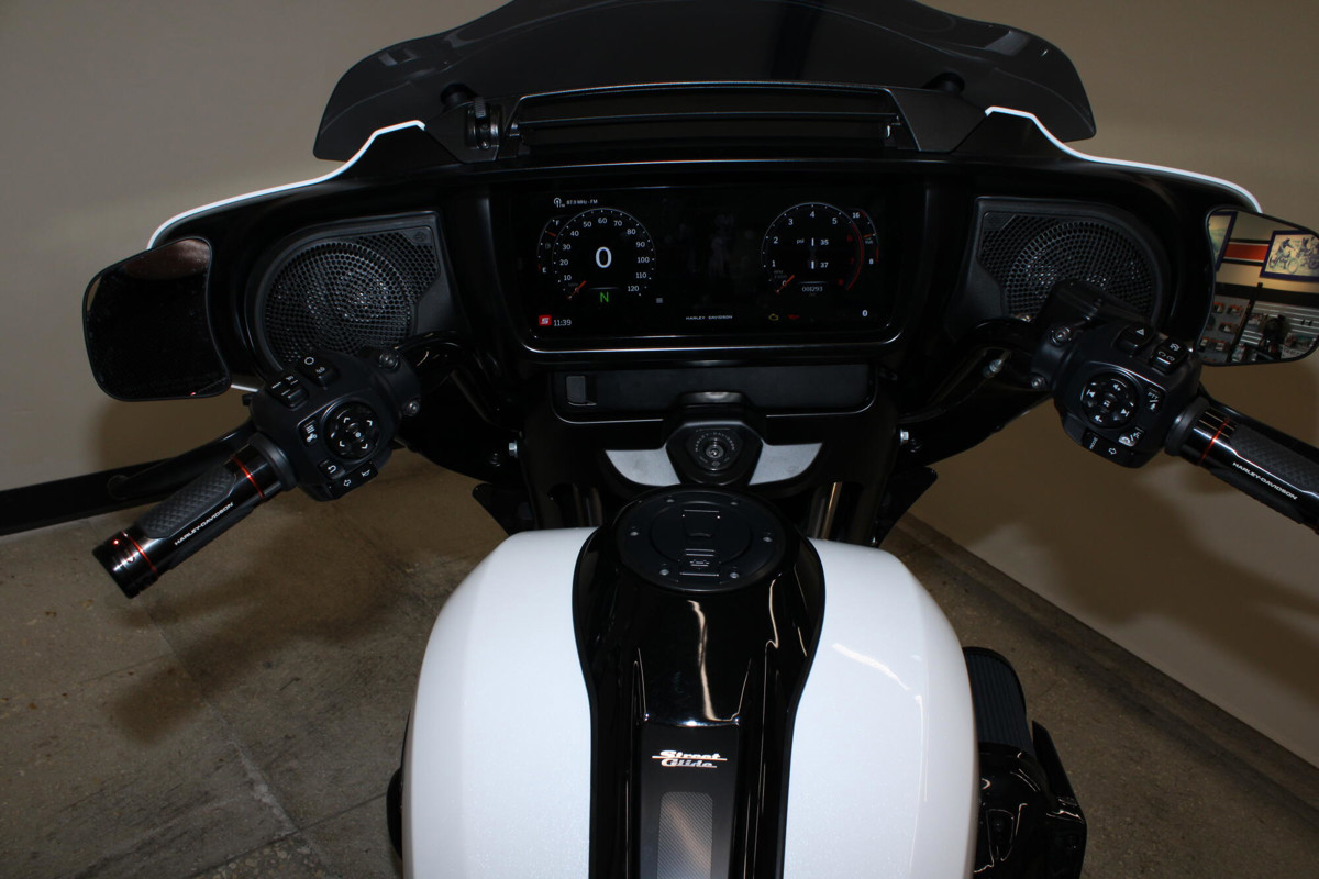 Street Glide®