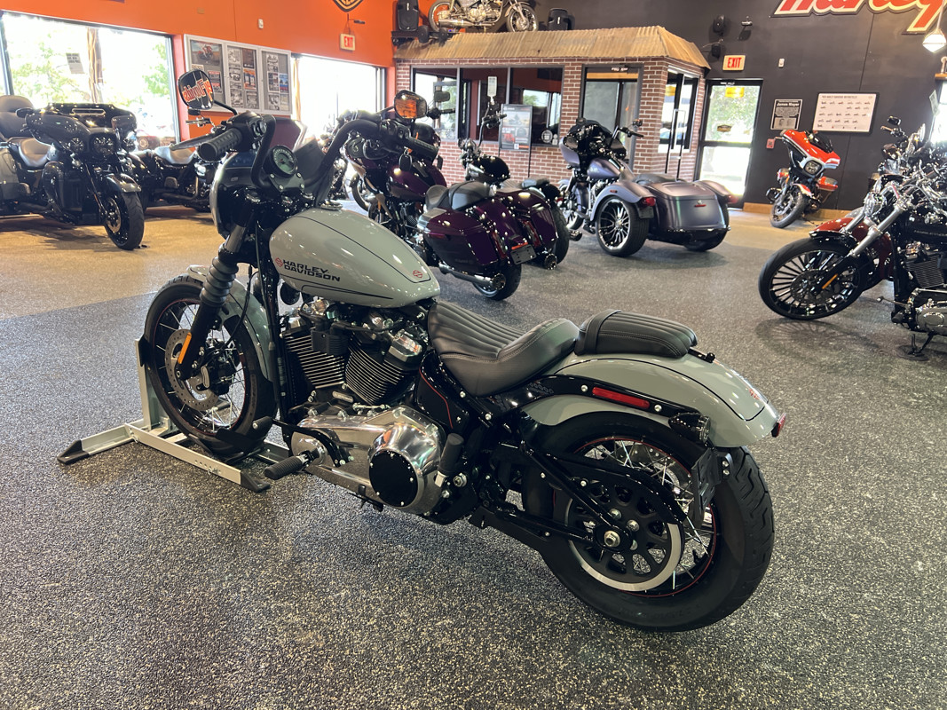 Street Bob®