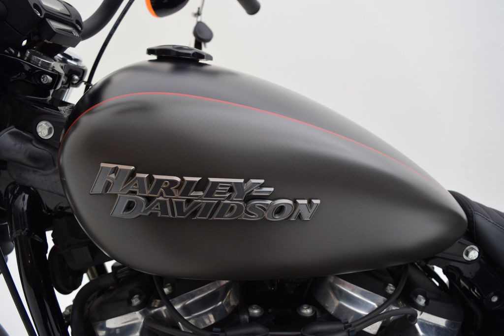 Softail® Street Bob®