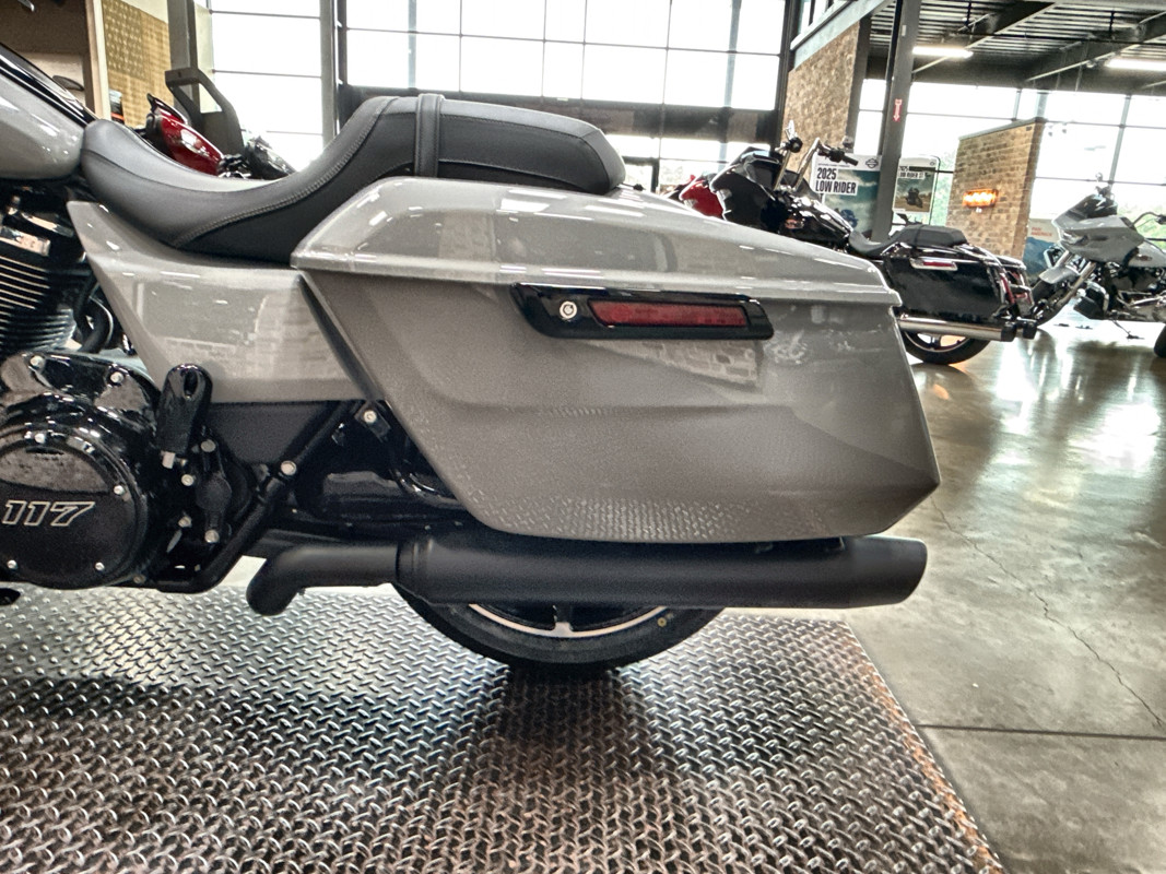 Street Glide®