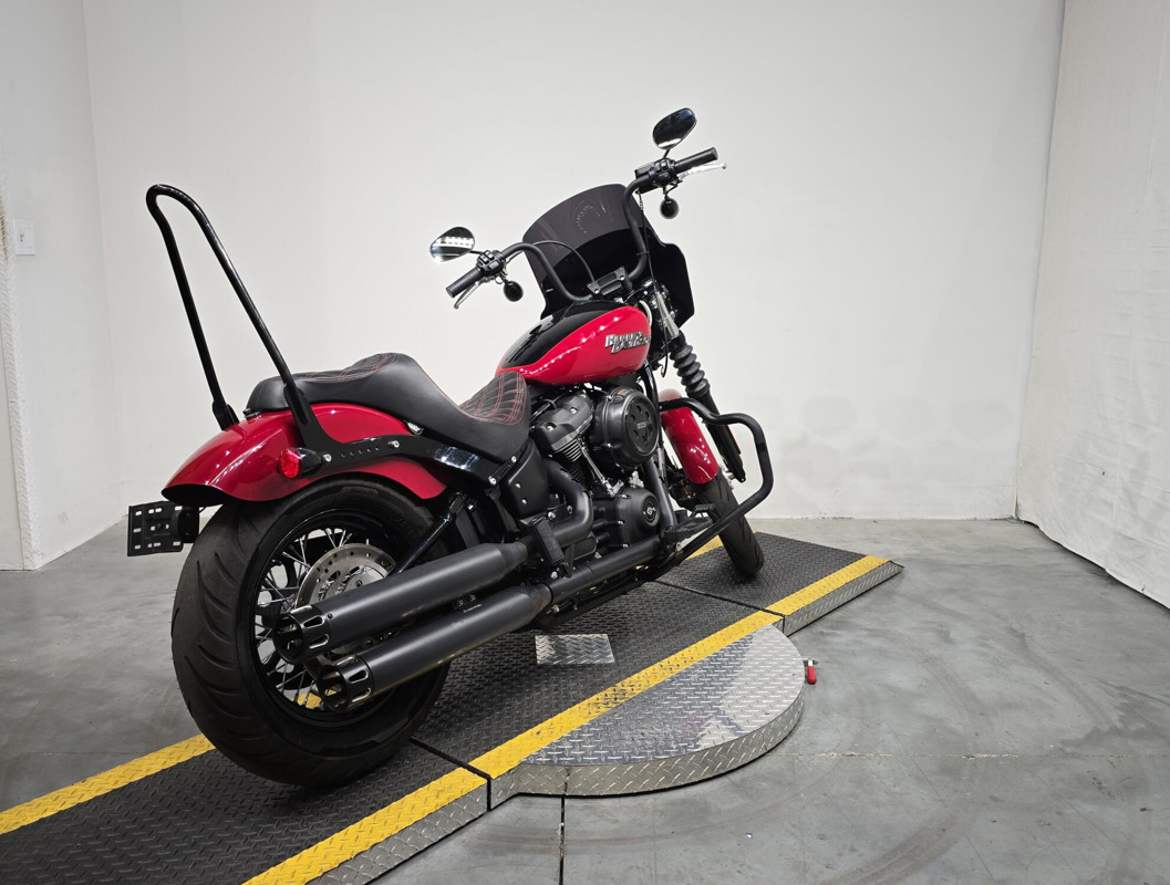 Street Bob®