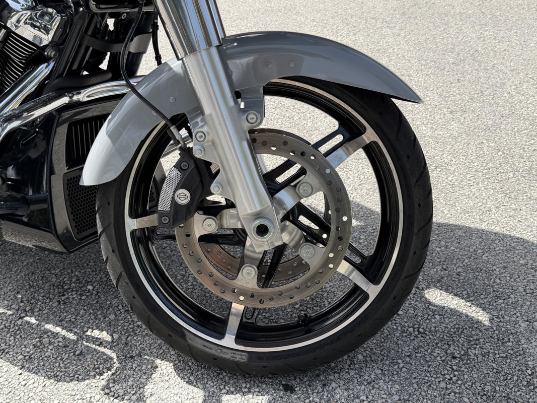 Road Glide®