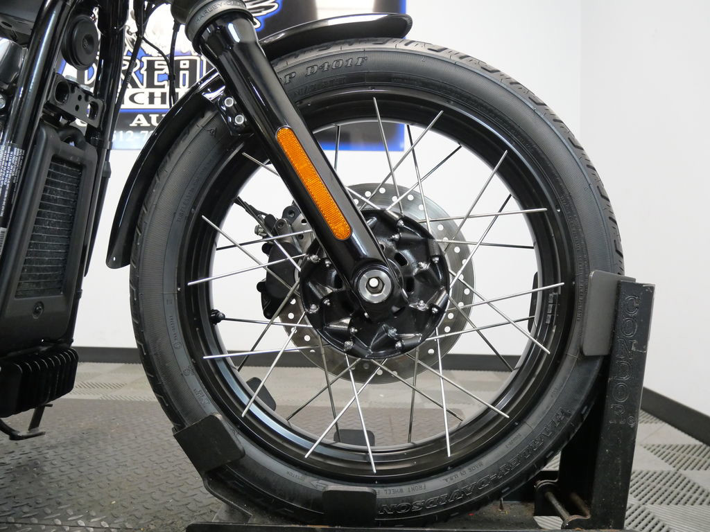 Street Bob®