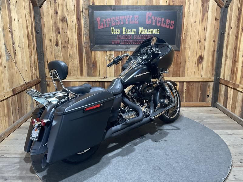 Road Glide®