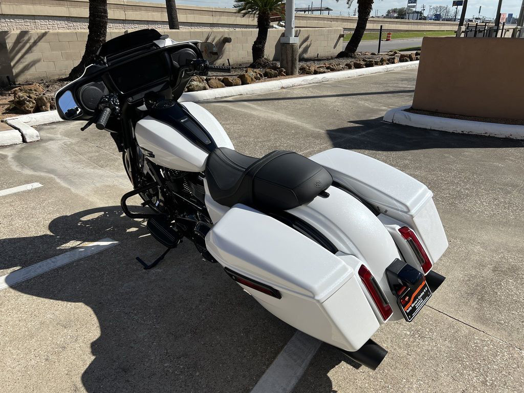 Street Glide®