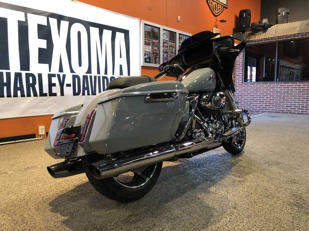 Street Glide®