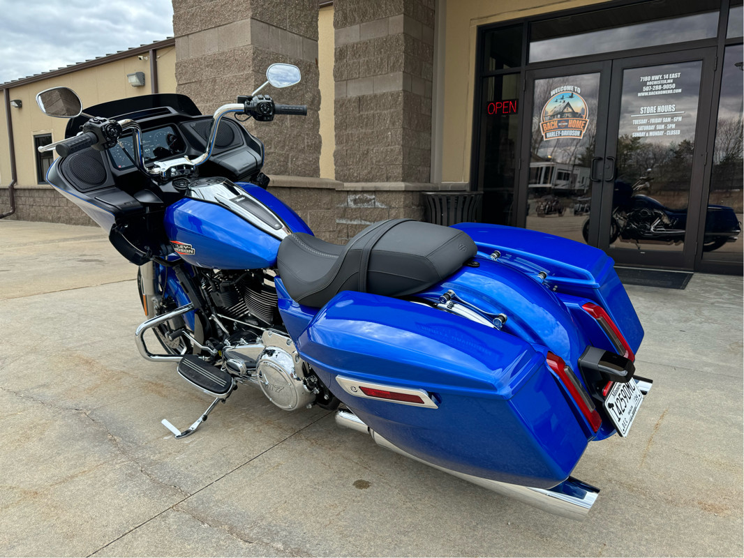 Road Glide®