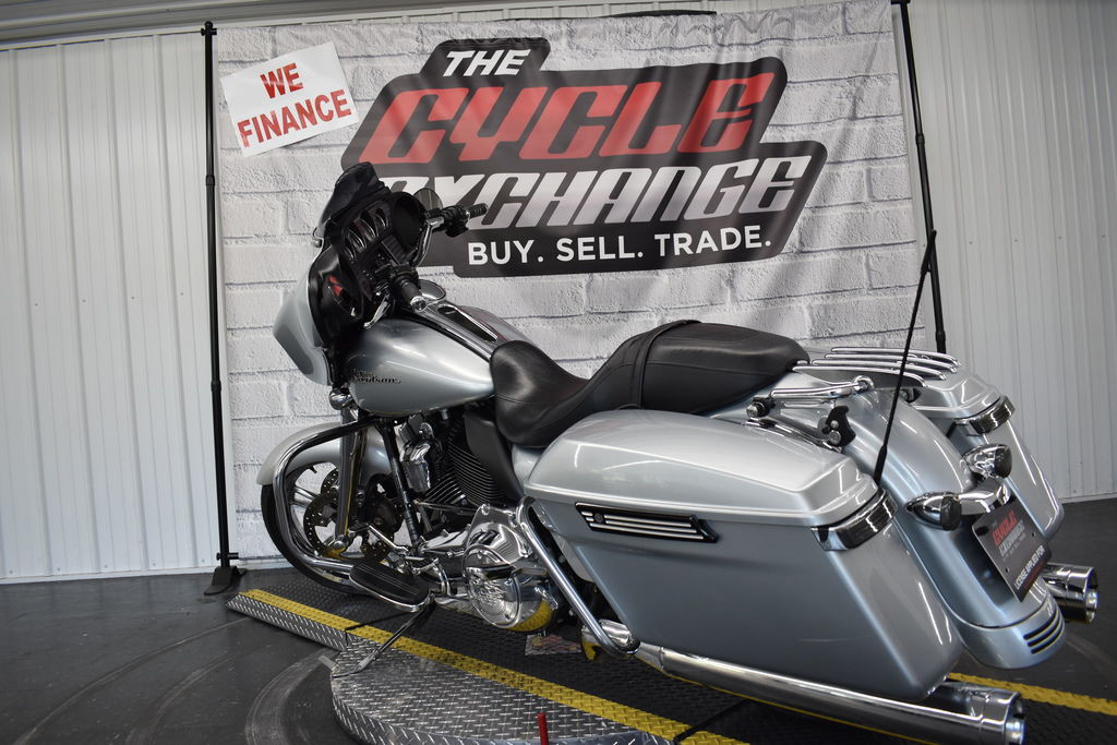Street Glide®