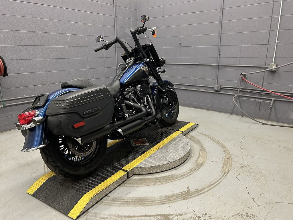 Softail® Heritage Classic 114 115th Anniversary