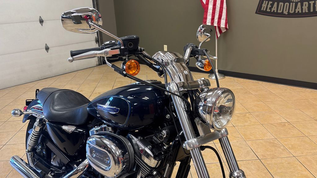 Sportster® 1200 Custom 
