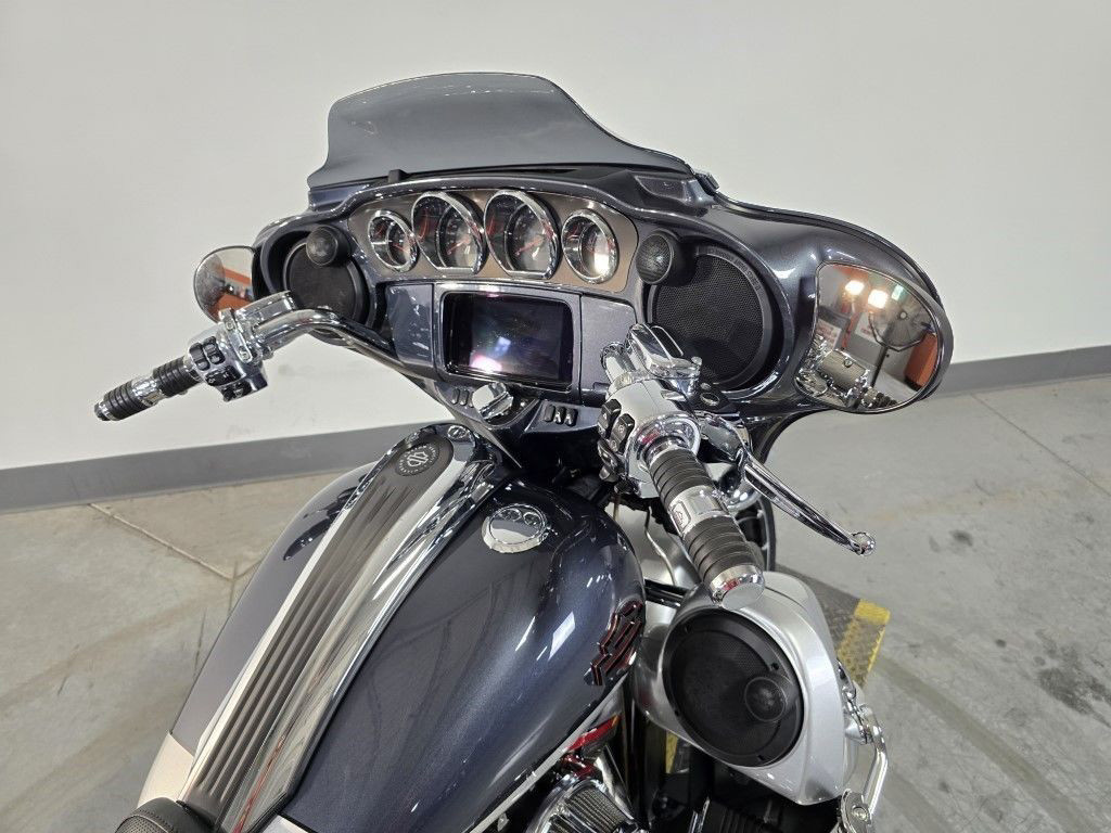 CVO® Street Glide®