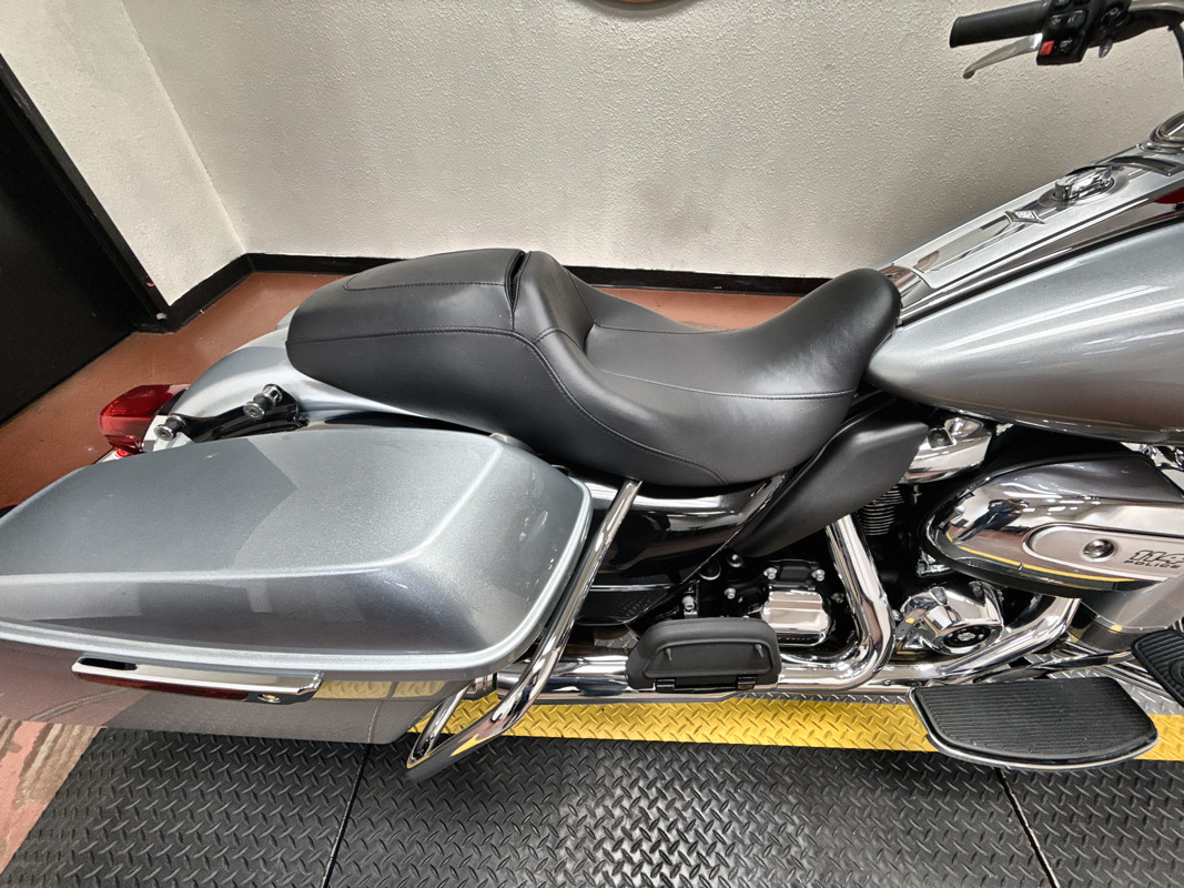 Road King Police