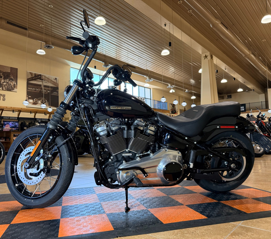 Street Bob®