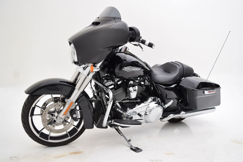 Street Glide®