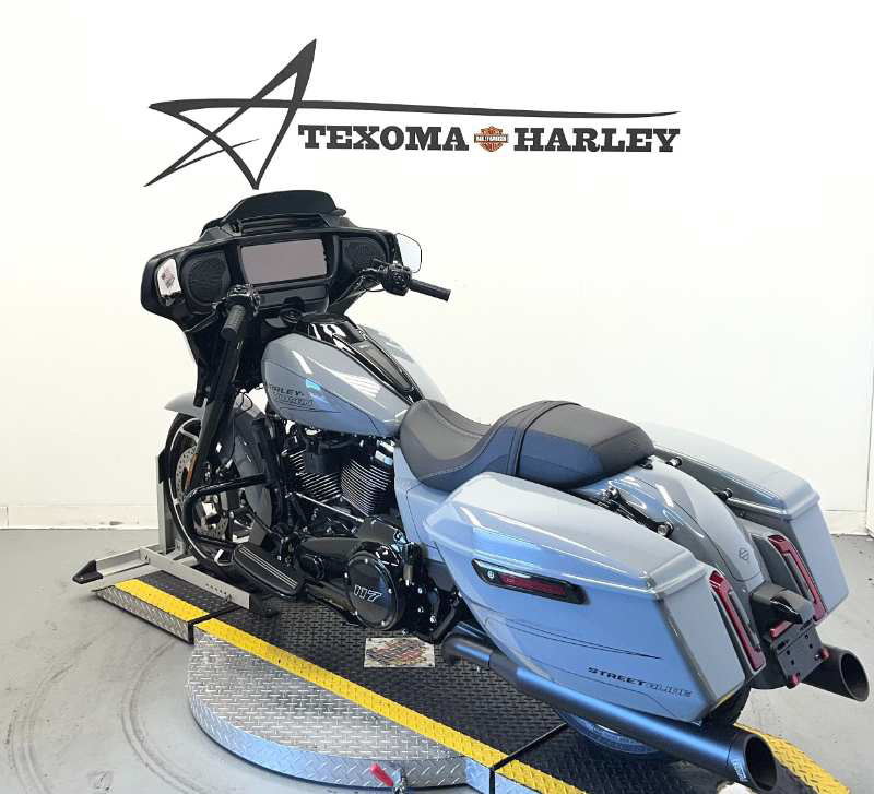 Street Glide®