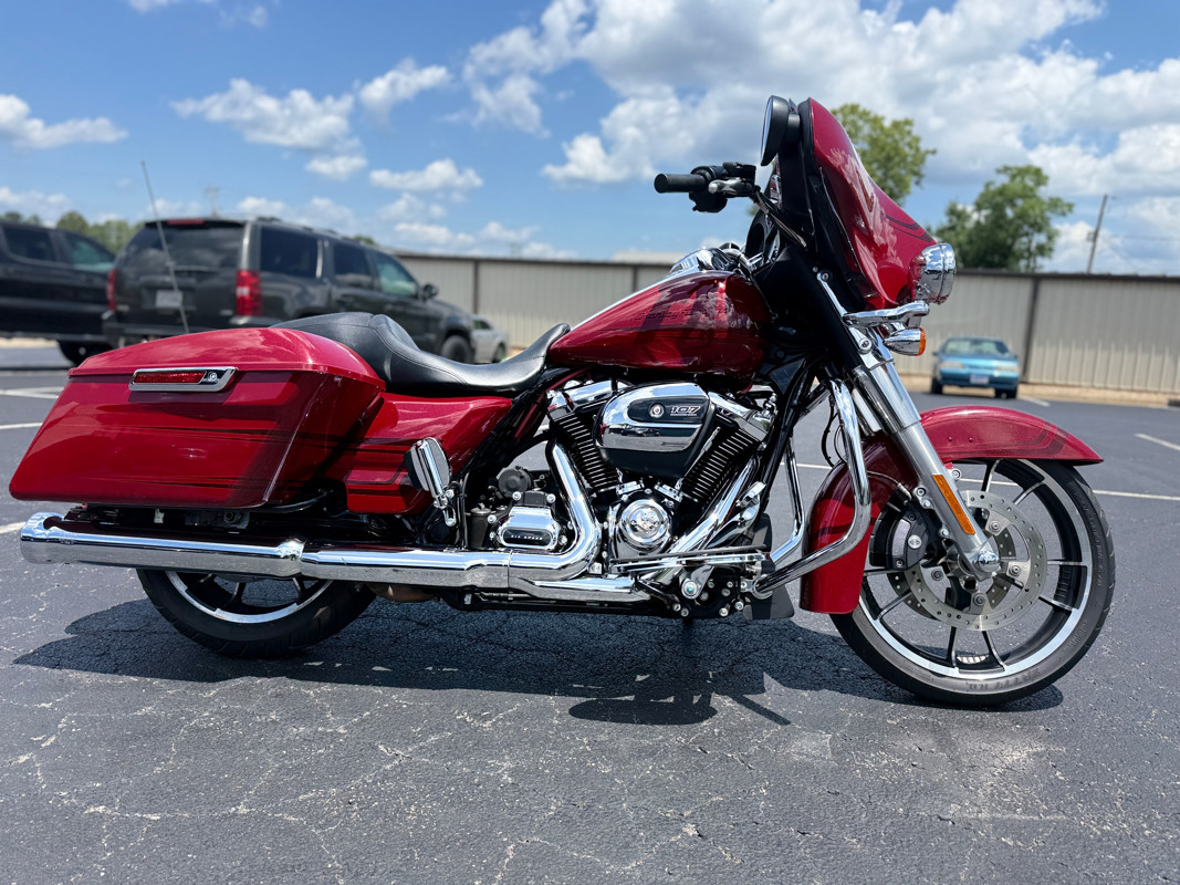 Street Glide®
