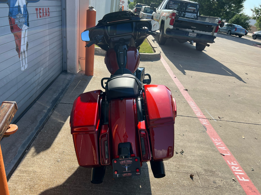 Street Glide®