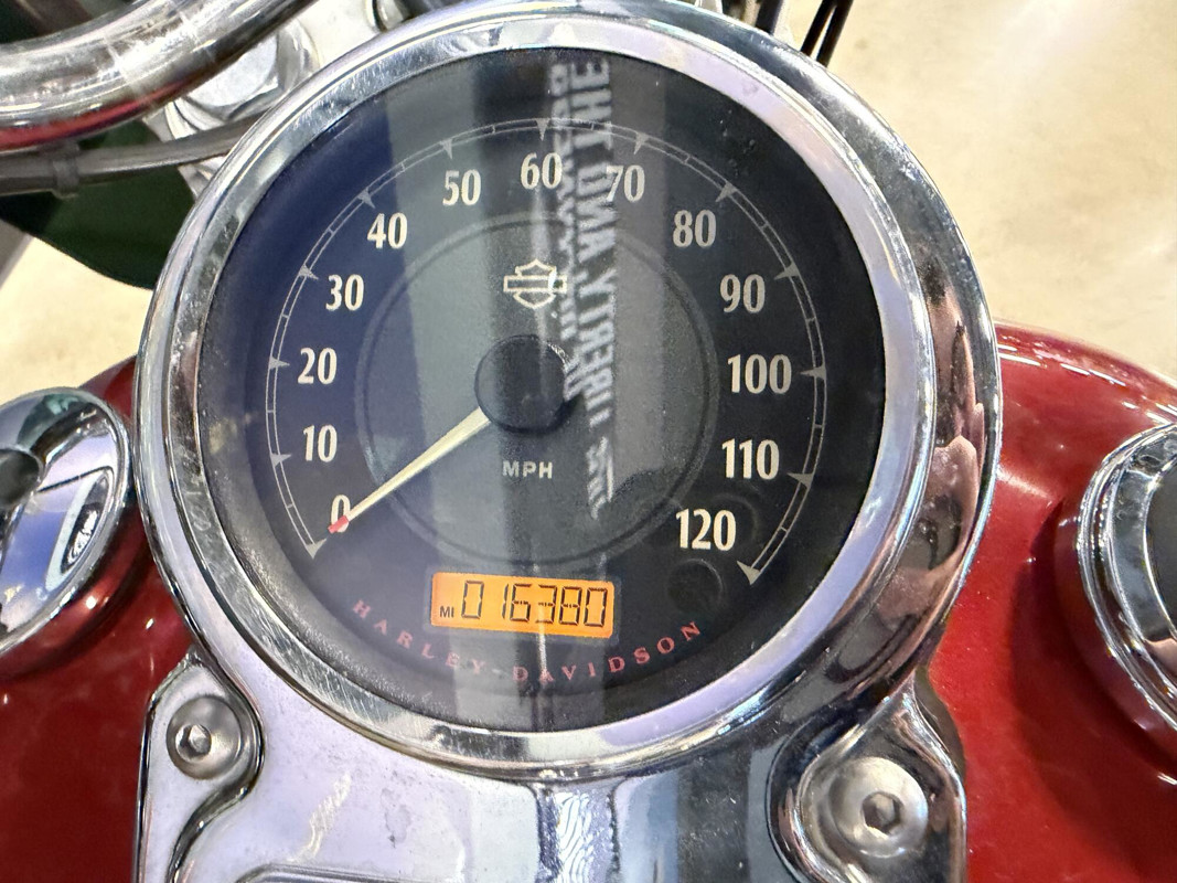 Dyna® Super Glide® Custom