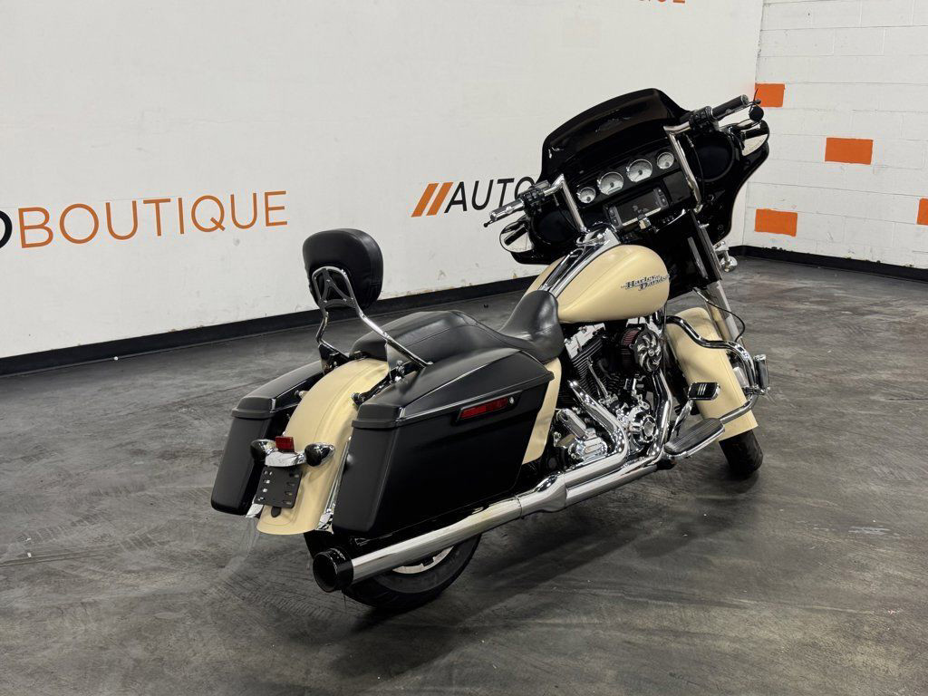 Street Glide®