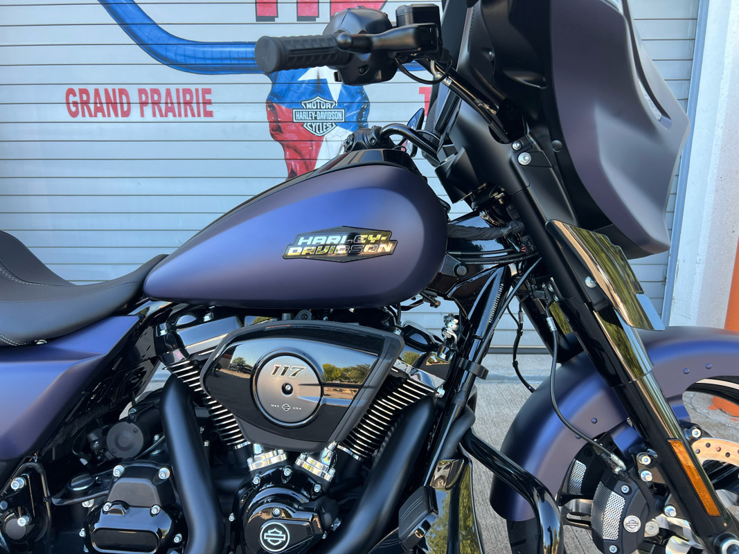 Street Glide®