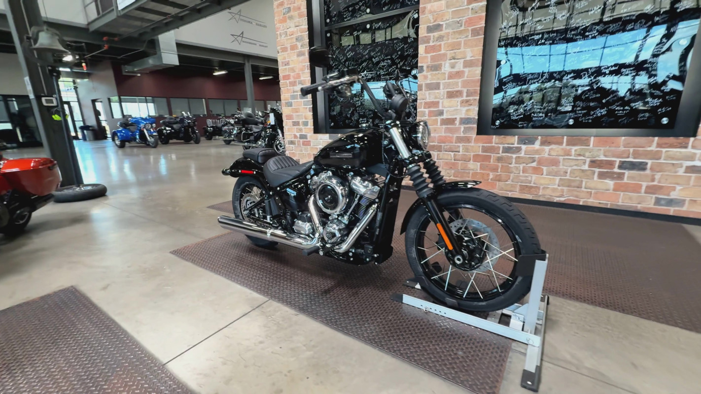 Street Bob®