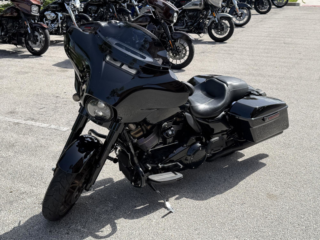 Street Glide® ST