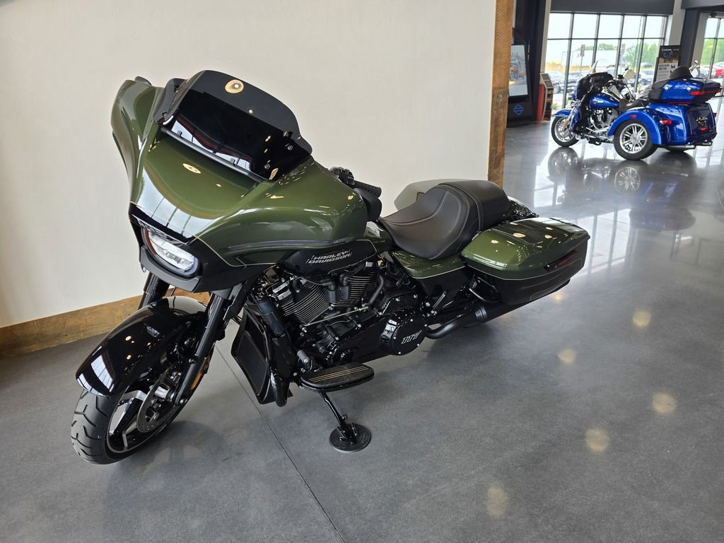Street Glide®