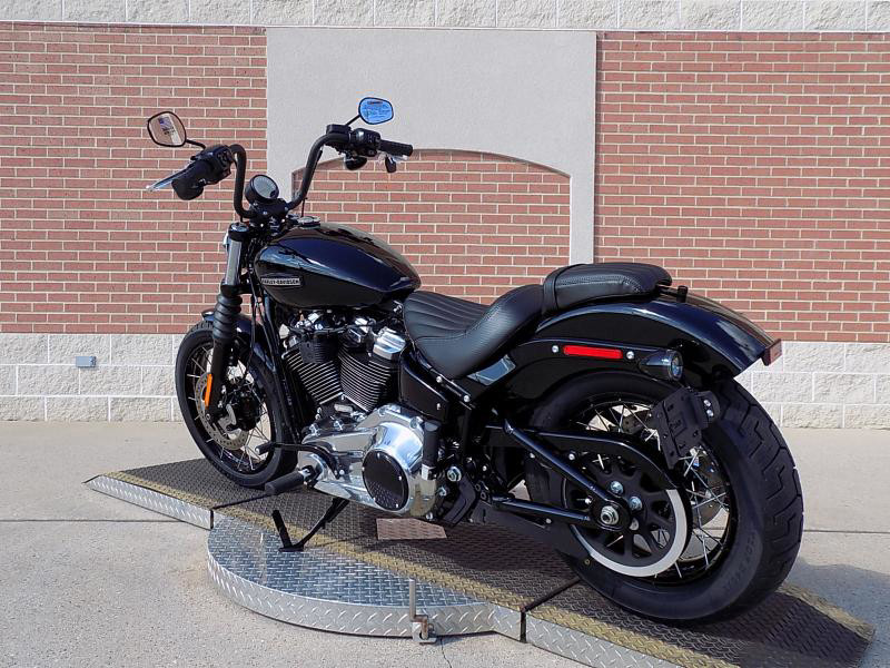 Street Bob®